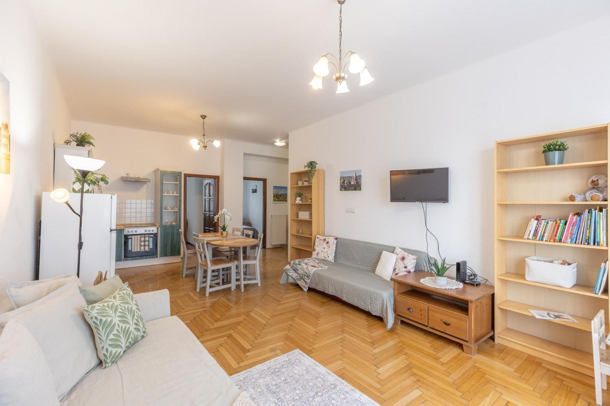 Riverside Balcony Apartment With View To Danube บูดาเปสต์ ภายนอก รูปภาพ