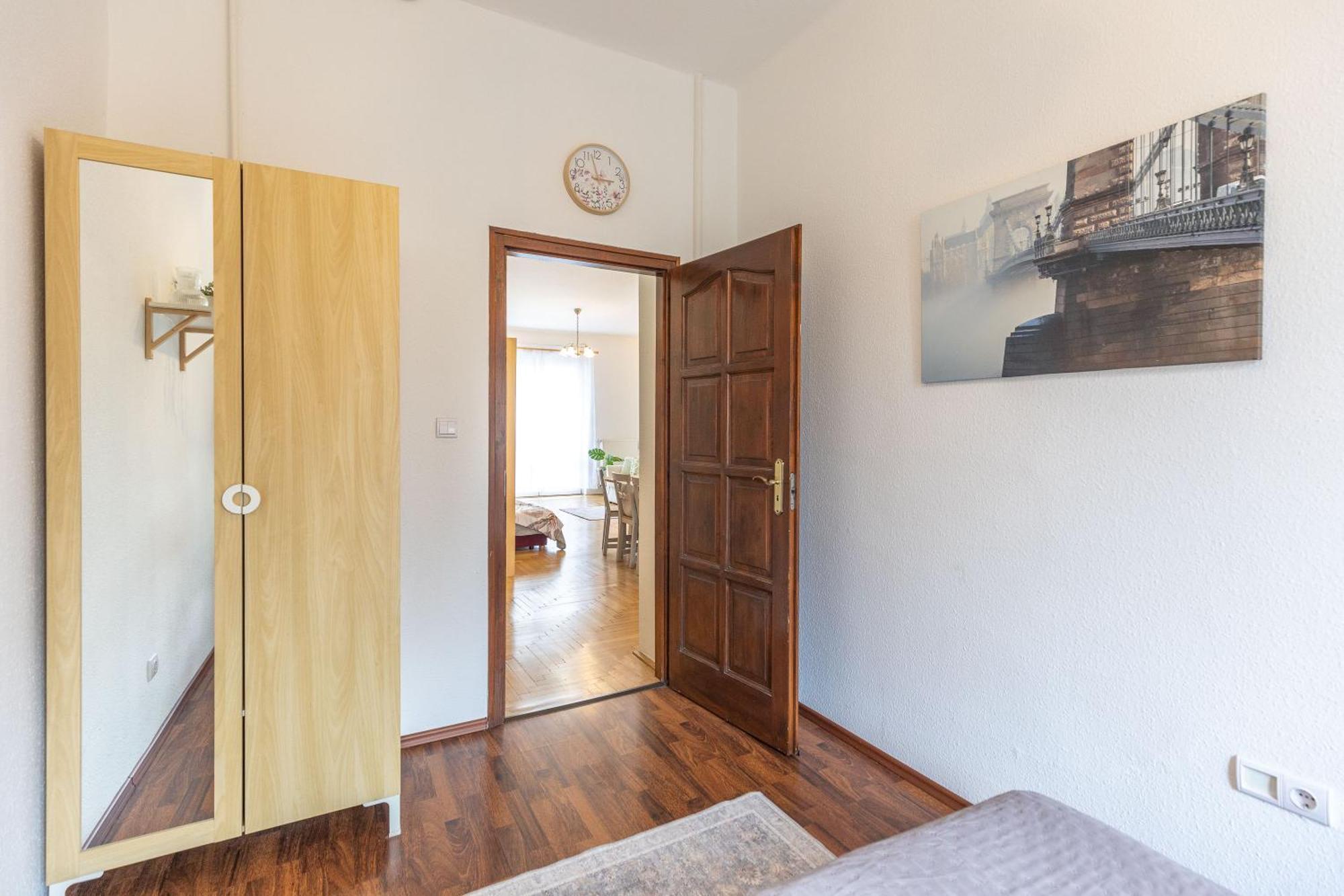 Riverside Balcony Apartment With View To Danube บูดาเปสต์ ภายนอก รูปภาพ